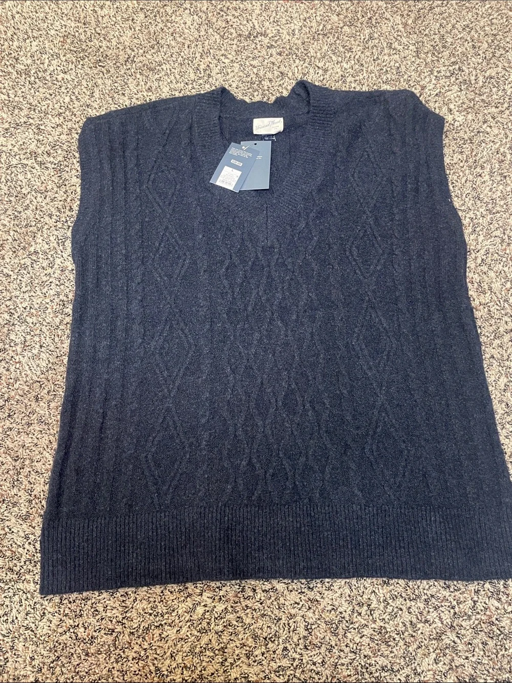 Universal Thread Navy Cable-Knit V-Neck Sweater Vest Relaxed fit Sz L | NWT - Picture 3 of 5